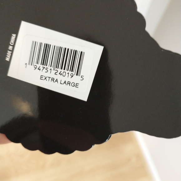 NFL Licensed Men's Tampa Bay Buccaneers Red/Light Up Ugly Sweater Sz XL - Picture 10 of 15